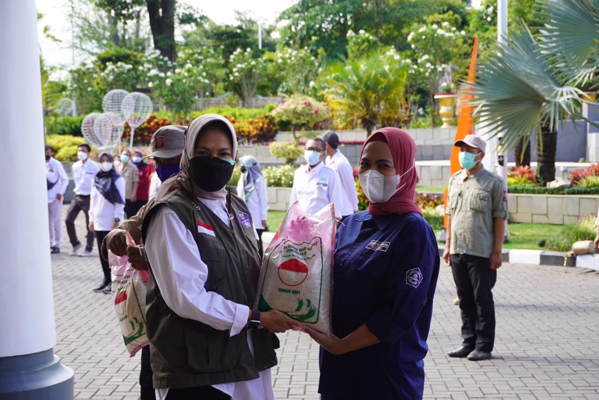 Pemkot Batu Salurkan 15 Ton Beras, Dewanti: Harus Tepat Sasaran