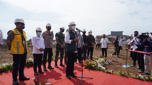 Revitalisasi Pasar Batu, Dewanti Tandai Peletakan Tiang Pancang