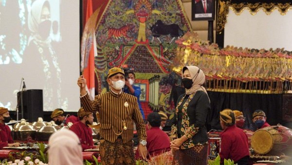Jadi Dalang Pagelaran Wayang Kulit, Kajari Batu: Terima Kasih, dari Wayang Didapat Berbagai Ilmu dalam Kehidupan