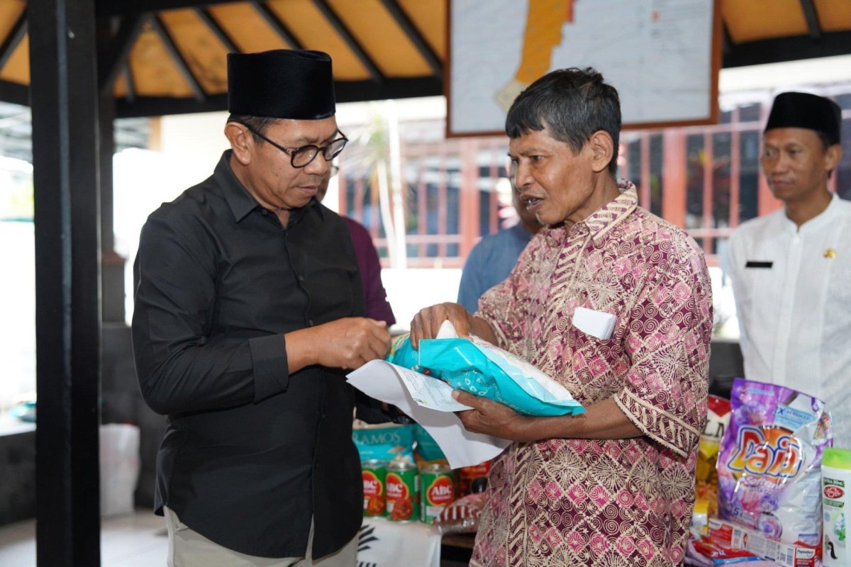 Wali Kota Batu, Nurochman Tinjau dan Serahkan Simbolis Bantuan ATENSI dari Kemensos RI di Kelurahan Ngaglik