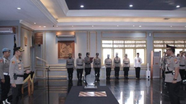Kombes Pol. Buher Lantik AKBP Apip Sebagai Wakapolresta Malang Kota yang Baru