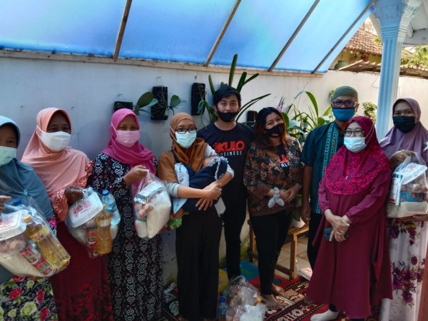 Bantu Perekonomian Masyarakat Terdampak dan Isoman, KULO Bagikan Sembako