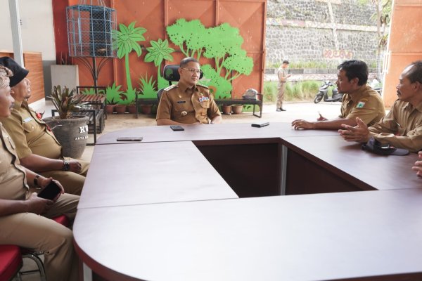 Berkantor di TPA Tlekung, Pj. Wali Kota Batu Aries Agung Paewai Lanjutkan Penyusunan SOP dan TPS 3R
