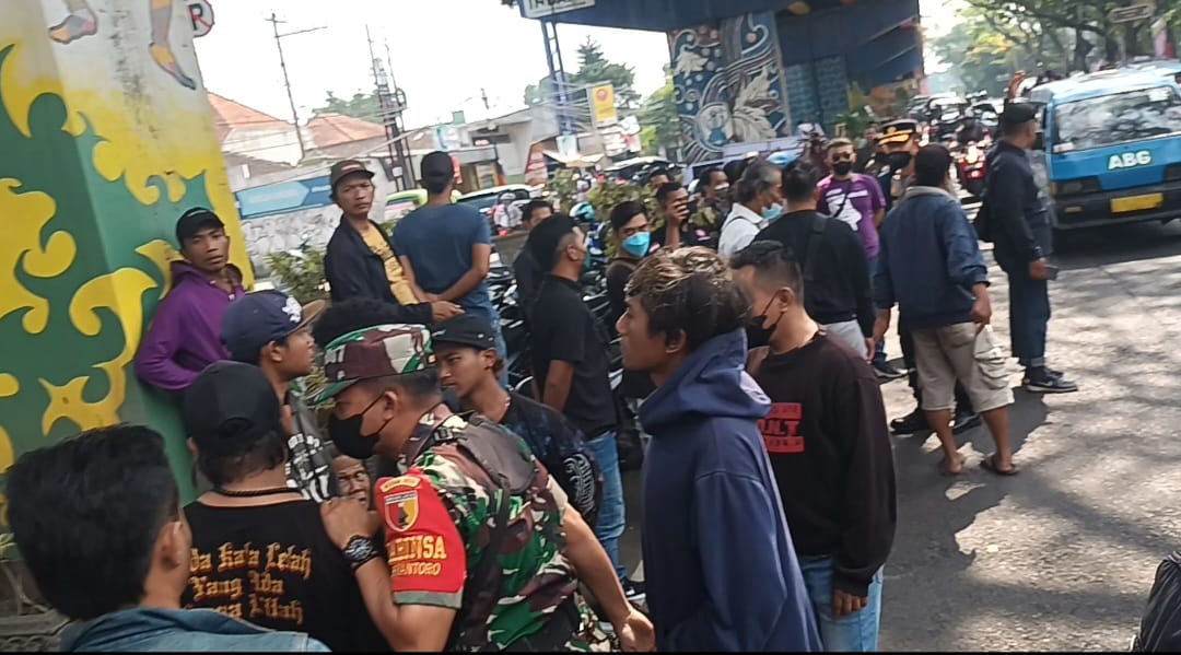 Mengaku Resah dan Terganggu, Aksi Demo SPI di Depan PN Kota Malang Dibubarkan Warga