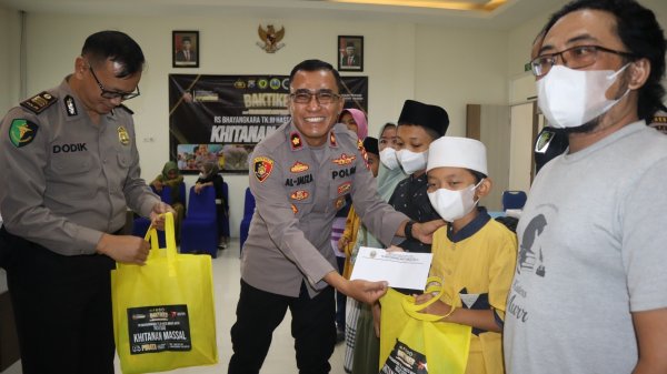 Peringati Hari Bhayangkara ke-77, Polres Batu Bersama RS Hasta Brata Gelar Bhakti Kesehatan Khitan Massal