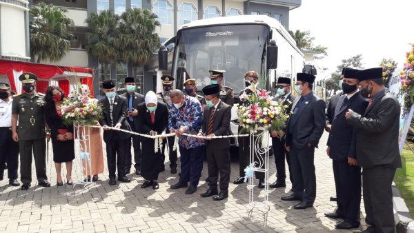 Bekerjasama Dengan Kemenhub RI, Pemkot Batu Launching Bus Wisata