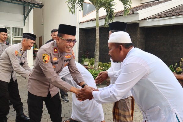 Jalin Silaturahmi, Wakapolres Batu Safari Ramadhan ke Ponpes Al Ma’wa Pujon