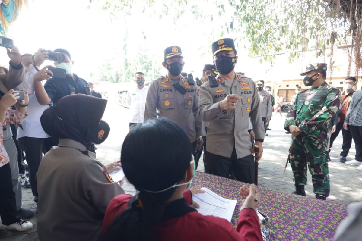 Kapolda Jatim Cek Pelaksanaan Vaksinasi, di Gedung Sasana Praja Ponorogo