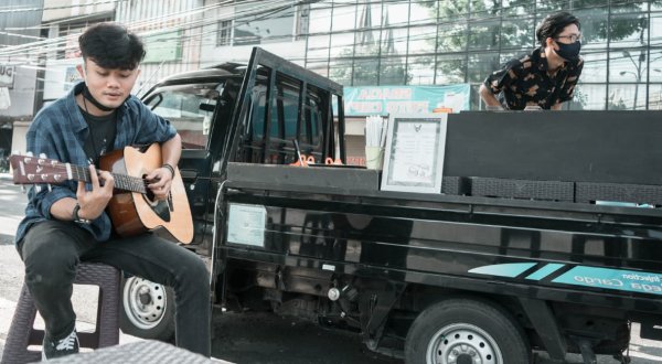 Isi Waktu Luang, Anak Muda ini Berjualan Kopi Keliling di Lokasi Strategis