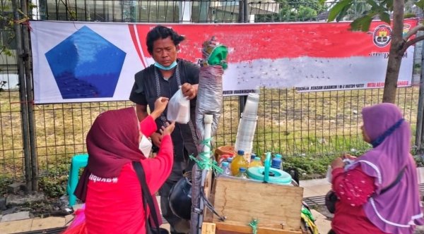 Berbagi untuk Terdampak Pandemi, DPD PSI Kota Malang Lakukan Ini