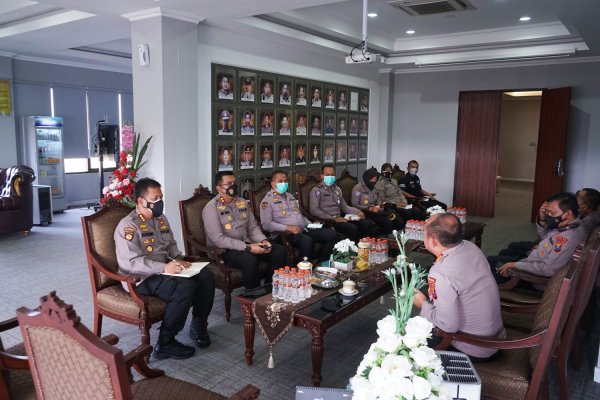 Dirsamapta Polda Jatim, Bahas Pelaporan Data Covid-19 di Polresta Sidoarjo
