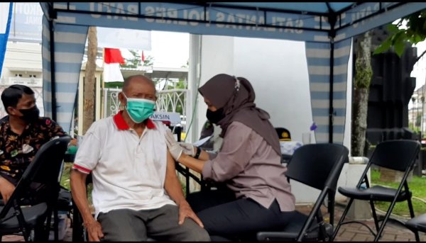 Cegah Penularan Covid-19, Polres Batu Gelar Vaksinasi