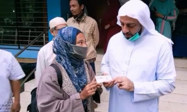 Syekh Ali Jaber, Doakan FSI dan Donatur