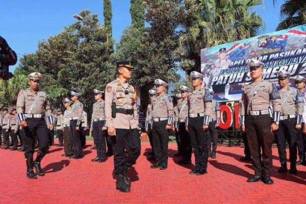 Kapolres Batu AKBP Oskar Pimpin Apel Gelar Pasukan Ops Patuh Semeru 2024