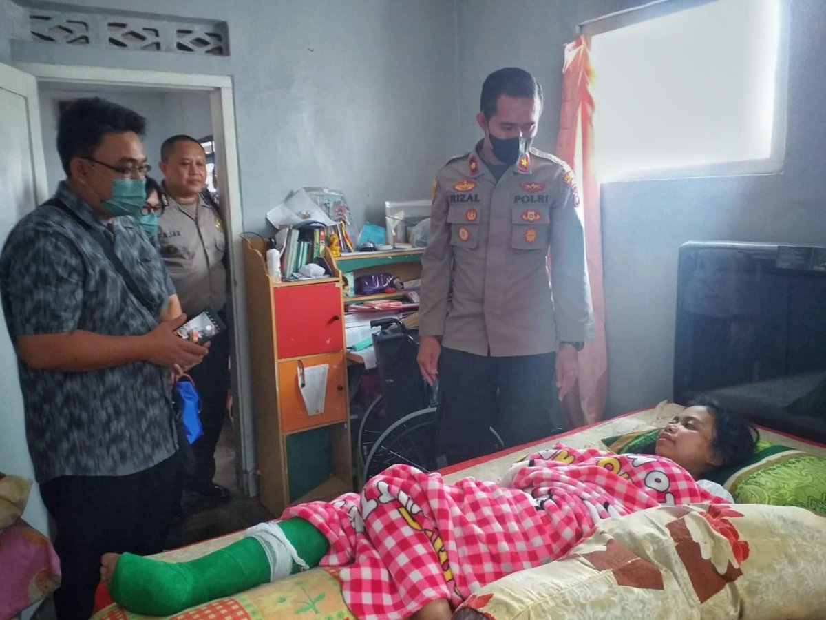 Polresta Malang Kota, Terus Berikan Pengecekan Kesehatan Berkala Bagi Korban Tragedi Stadion Kanjuruhan