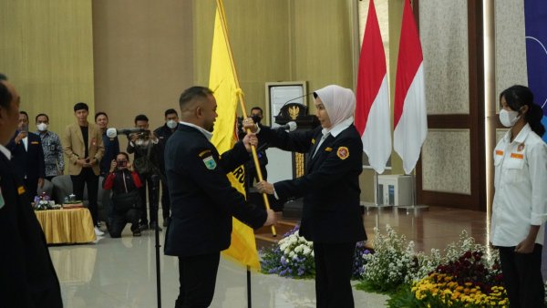 Wali Kota Batu Dewanti Rumpoko, Kukuhkan Karang Taruna Kota Batu