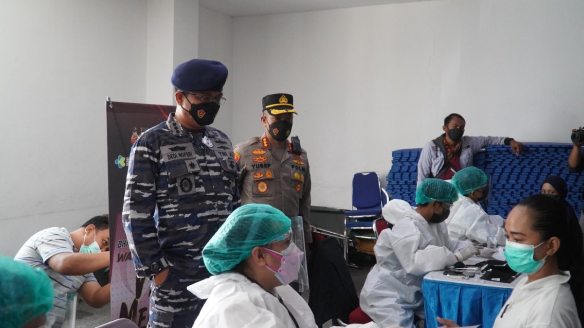 Kapolrestabes Surabaya, Tinjau Vaksinasi yang Digelar Alumni Akabri 96 Bharatasena