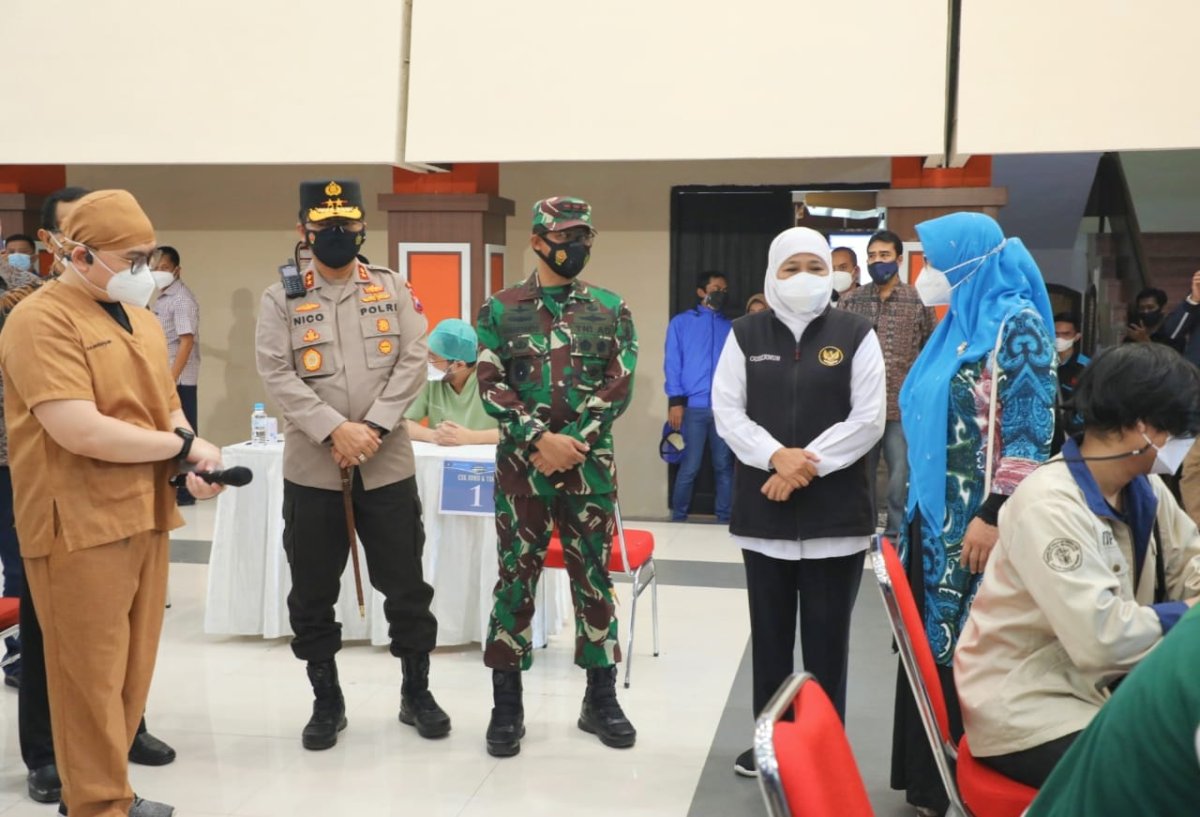 Gubernur Jatim Bersama Forkopimda, Tinjau Pelaksanaan Vaksinasi