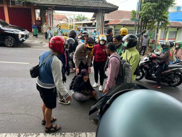 Tolong Korban Laka Lantas, Kapolres Batu AKBP Yogi: Salah Satu Tugas Polri