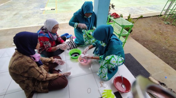 Diharapkan Jadi Penghasilan Sampingan, Pelatihan Membatik di Tengah Pandemi Guru PAUD