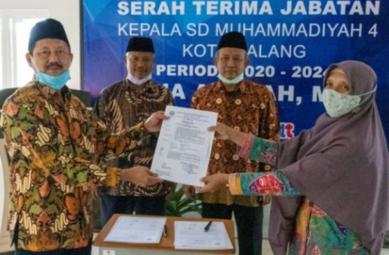 Pelantikan Kepala SD MUPAT Kota Malang, Staf Pendidik Ucapkan Selamat
