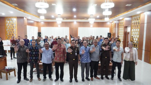 Peringati Hakordia 2024, Kejari Batu Gelar Penyuluhan Hukum Kades se-Kota Batu