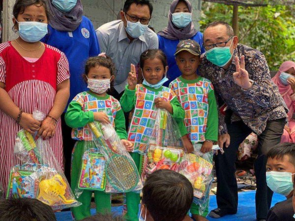J Trust Group Salurkan Bantuan Kepada Masyarakat Penyintas Erupsi Gunung Semeru