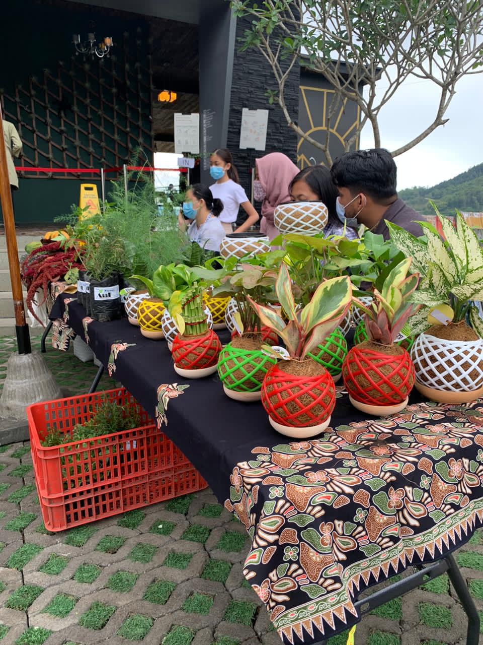 Bantu Perekonomiam UMKM, Hill House Batu Gelar “Sunday Market”