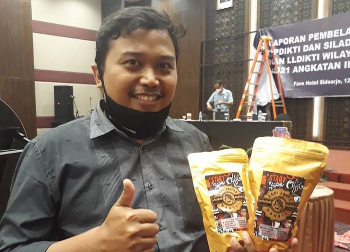Kisah Inspiratif Pemuda Kota Malang, Eksis Jualan Kopi Dampit di Tengah Pandemi