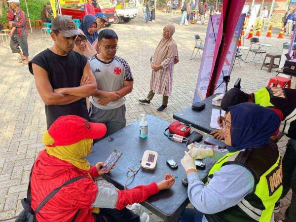 Meriahkan Hari Bhayangkara ke-79, Polres Batu Gelar Layanan Cek Kesehatan Gratis di CFD