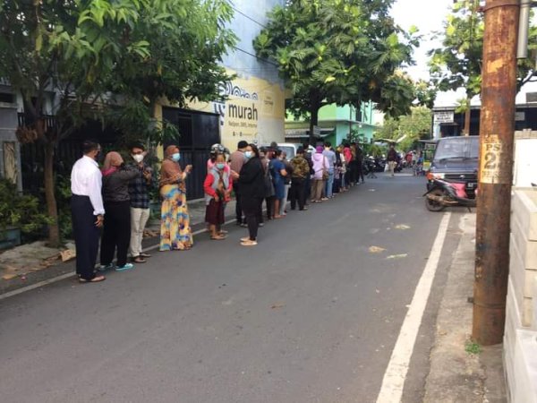 Cemas Muncul Klaster Antrian Vaksinasi, Warganet Usulkan Dijalankan Door To Door