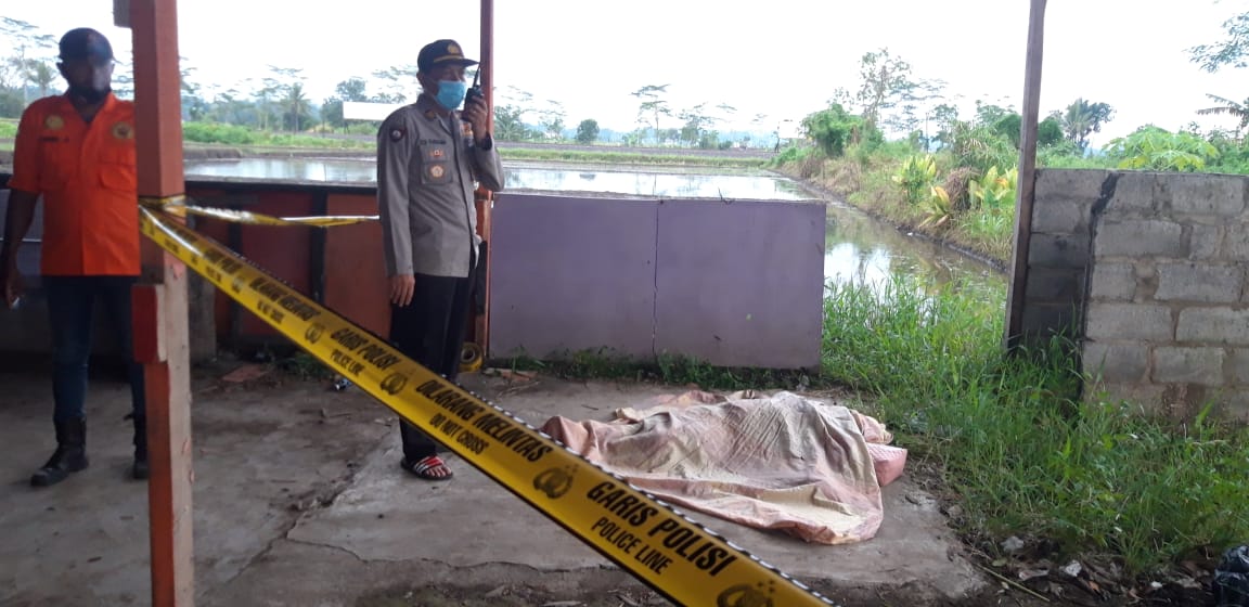 Diduga Dibunuh, Mayat Wanita Tanpa Pakaian Ditemukan Tukang Sampah