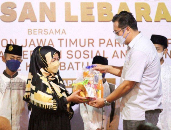 Laskar Foundation JTP Group Bersama LKS, Bagikan Bingkisan Lebaran