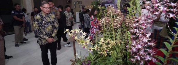 Pj. Wali Kota Batu Dr. Aries Agung Paewai Resmi Buka Batu Shinning Orchids Week 2023