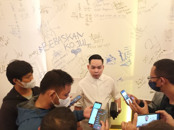 Konferensi Pers, Tim Kuasa Hukum JEP Minta Majelis Hakim Tangguhkan Penahanan
