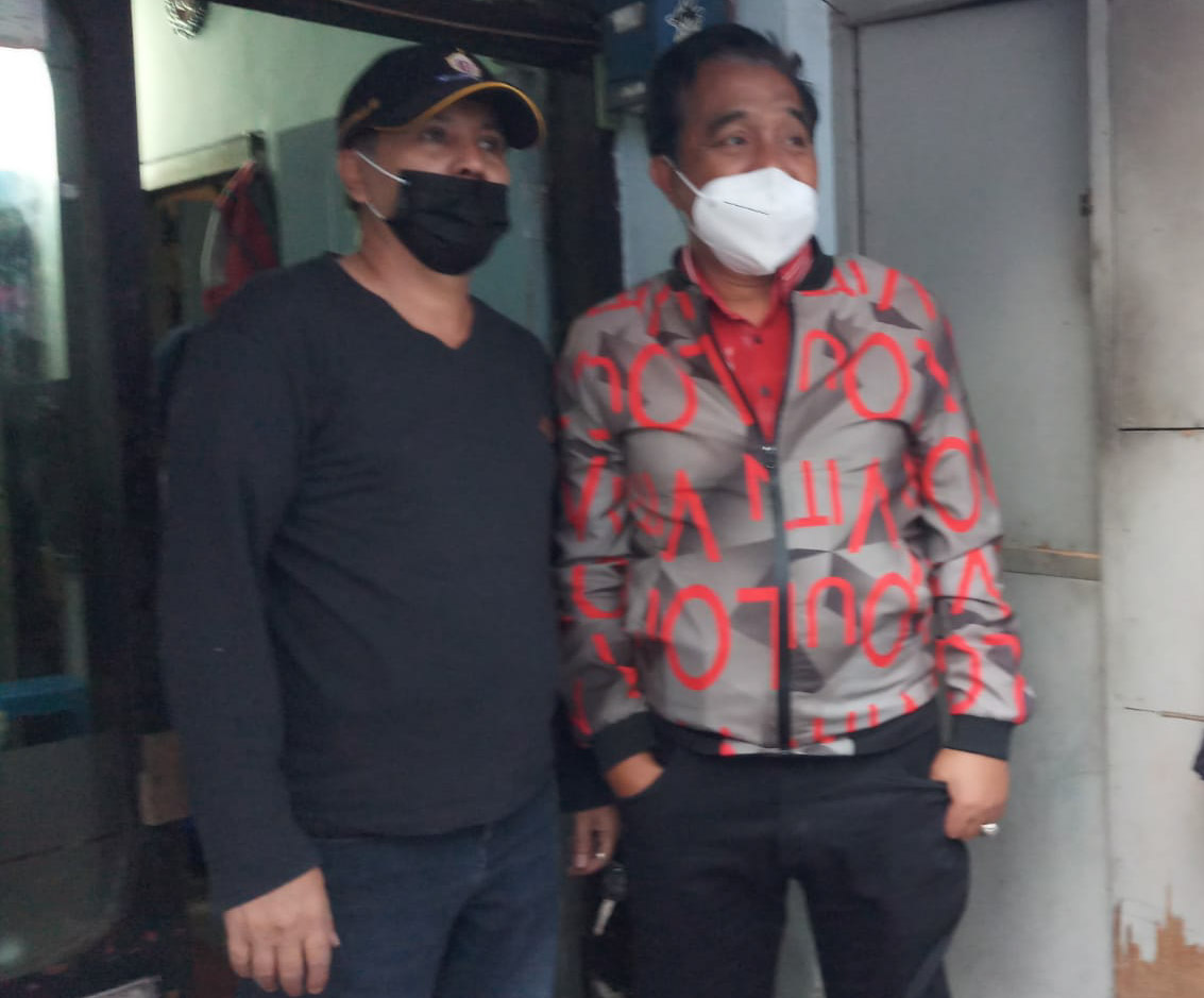 Peduli Warga Tak Mampu, Dua Anggota DPRD Kota Batu Ini Berikan Bantuan