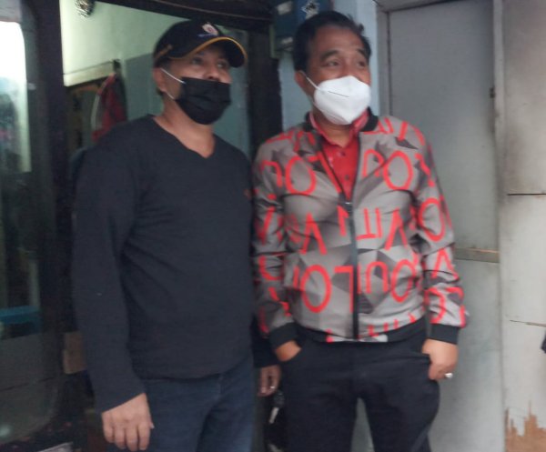 Peduli Warga Tak Mampu, Dua Anggota DPRD Kota Batu Ini Berikan Bantuan