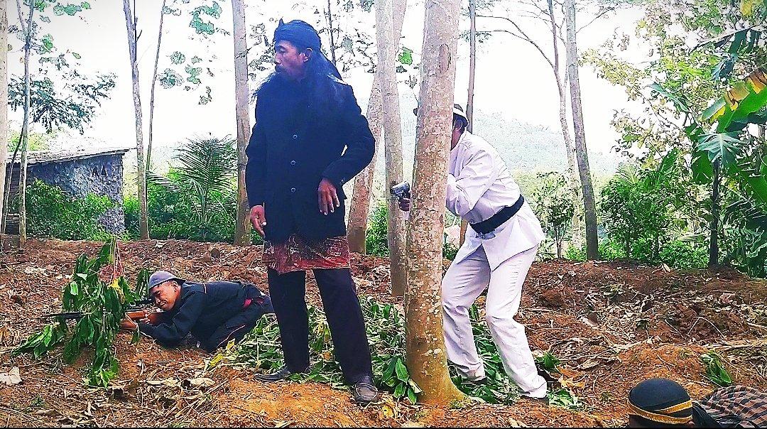 Seru dan Unik, Warga Dampit Buat Film Perjuangan Peringati HUT RI ke-75