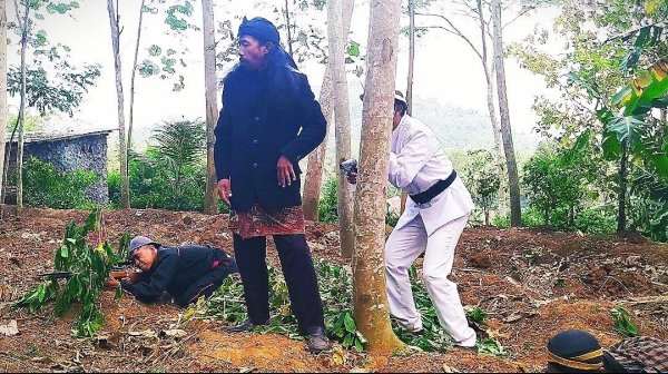 Seru dan Unik, Warga Dampit Buat Film Perjuangan Peringati HUT RI ke-75