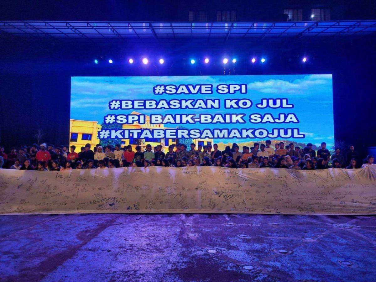 Isak Tangis Ratusan Siswa dan Mahasiswa SPI Pecah, Warnai Petisi Minta Sekolah Tak Ditutup