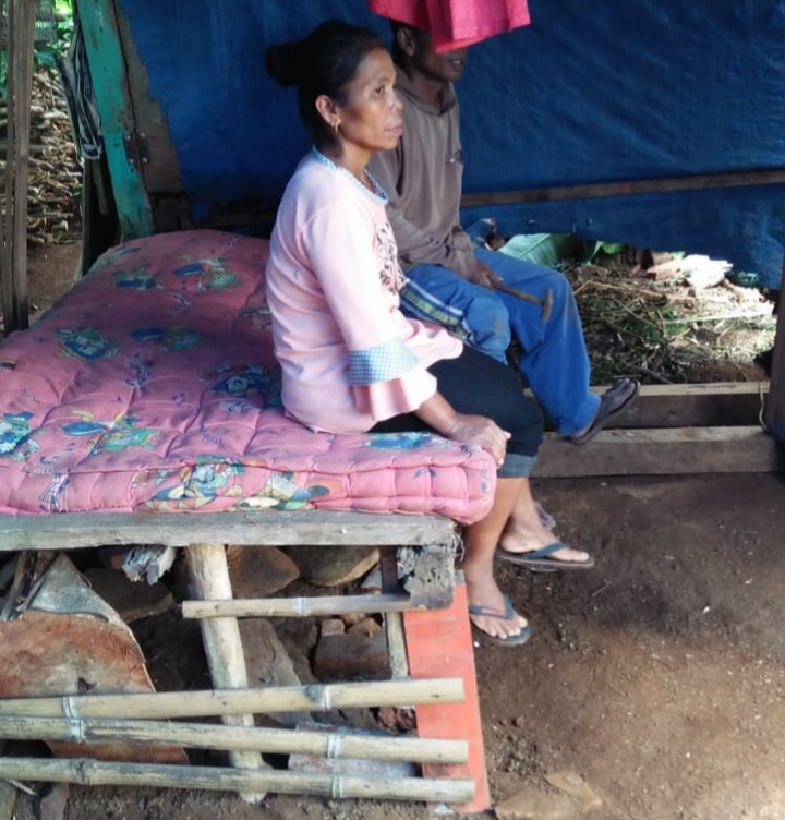 Miris, Warga Korban Gempa Dampit Tidur Beratapkan Terpal