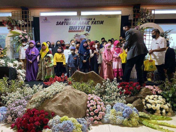 Batu Q Community Gelar Santunan dan Bukber Anak Yatim