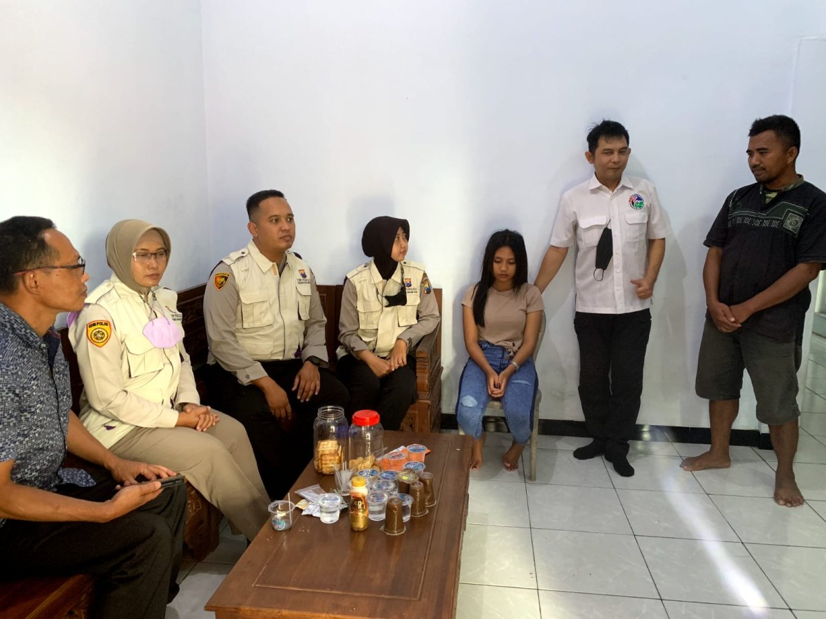 Dampingi Korban Tragedi Kanjuruhan, Tim Sama Ramah Polresta Malang Kota Berikan Penanganan Trauma Healing