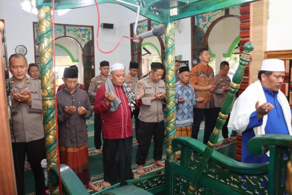 Ungkapan Belasungkawa untuk Driver Ojol Korban Aksi di Jakarta, Polres Batu Salat Ghaib