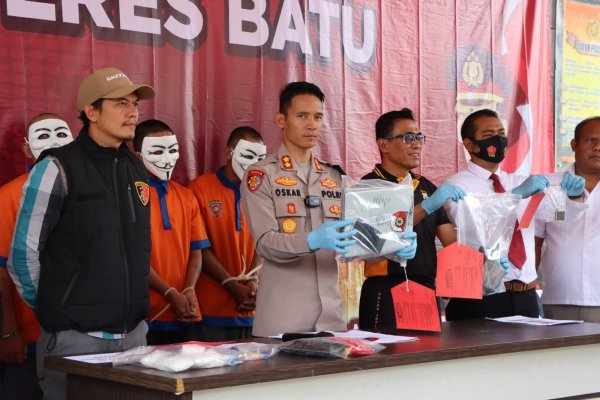 Satreskrim Polres Batu, Berhasil Tangkap Pelaku Pembobol Gudang Ghealsy yang Viral di Medsos Tiktok