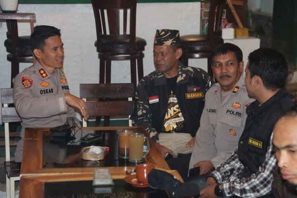 Jaga Kamtibmas, Kapolres Batu AKBP Oskar Gelar Cangkrukan Bersama Tokoh Pemuda