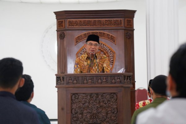 Tadarus Ramadhan, Menko PMK Dorong UMM Atasi Kemiskinan Spiritual dan Material Bangsa