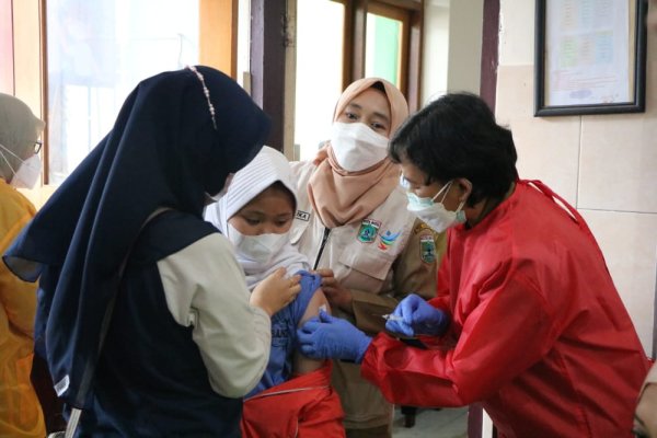 Dinkes Pemkot Batu, Berikan Suntikan Vaksinasi Anak Usia 6-11 Tahun