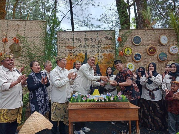 Diapresiasi Anggota DPRD Kota Batu, H. Khamim Tohari, PCB KWB Gelar Anniversary ke-4, Berlangsung Sukses