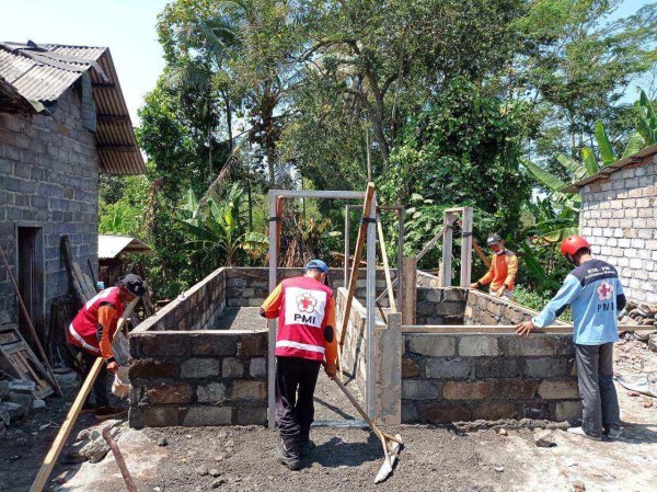 PMI Kabupaten Malang, Beri Bantuan Rumah di Tirtoyudo